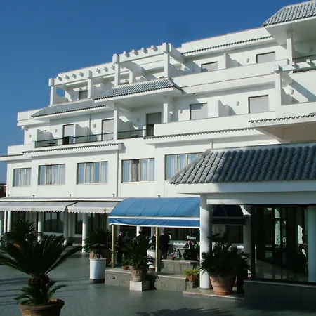 Sakura, Sure Collection By Western Hotel 4*