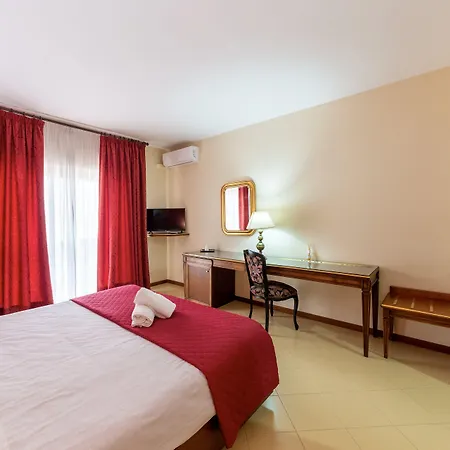 Sakura Hotel 4*