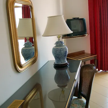 Sakura Hotel 4*